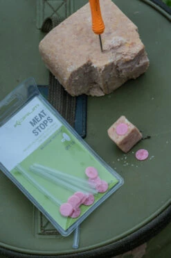 Korum Meat Stops (10pcs) -Aanbiedingen Hengel Xpert Winkel b832c305b439f404