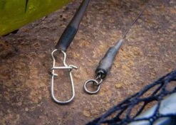 Quantum Q-Leader Stainless Steel Camo Steel 60cm 16kg (2stuks)